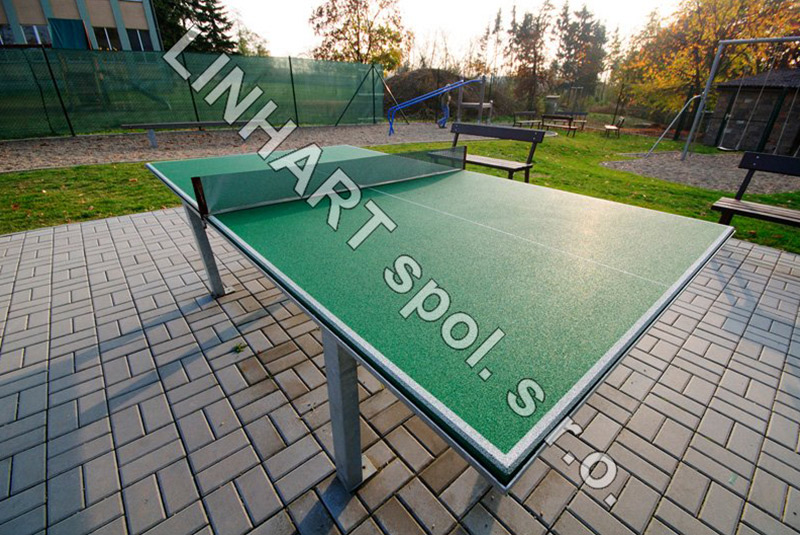 Ping-pong stůl